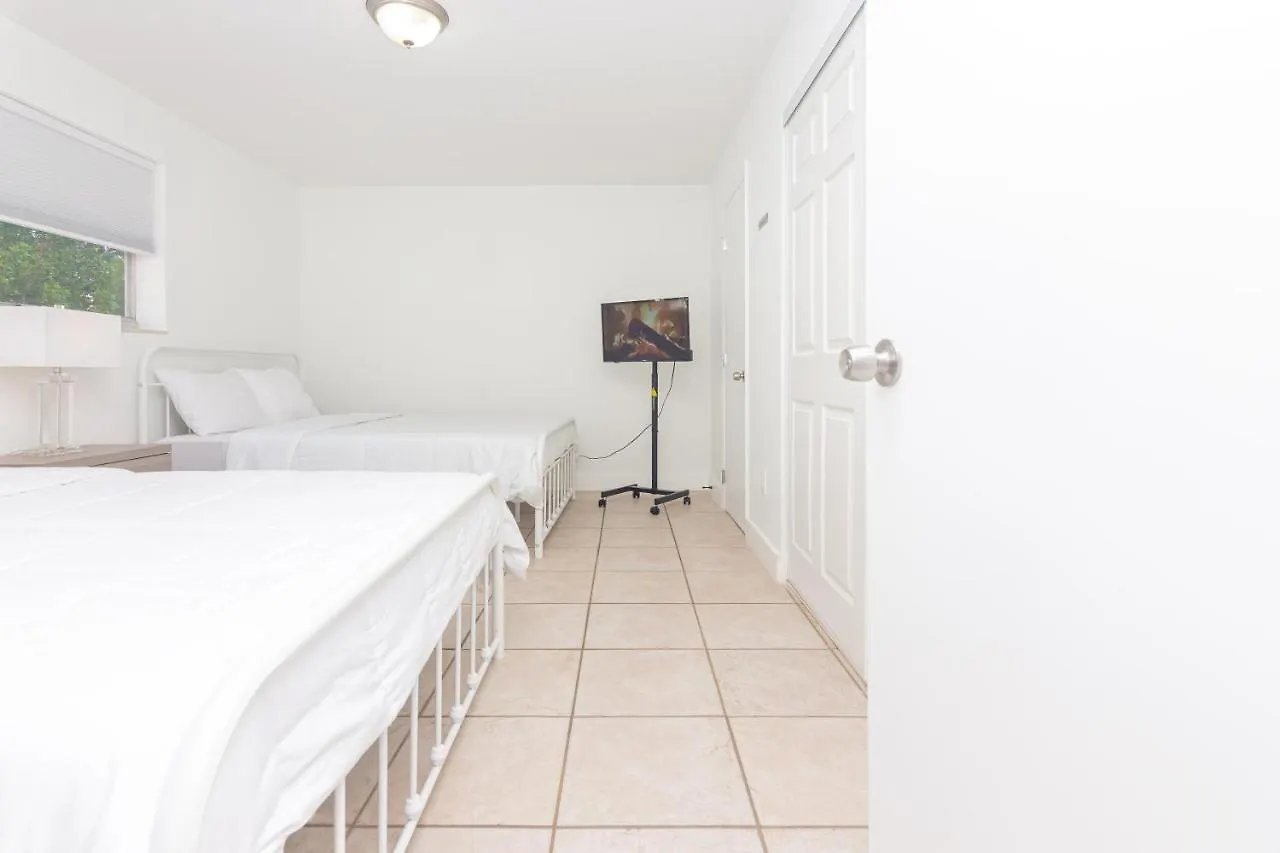 One Bedroom - With Parking & Balcony - Heart Of Wynwood