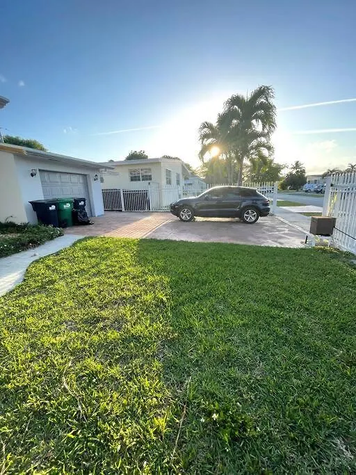 Modern Oversized 3 Bedroom In Location * マイアミ