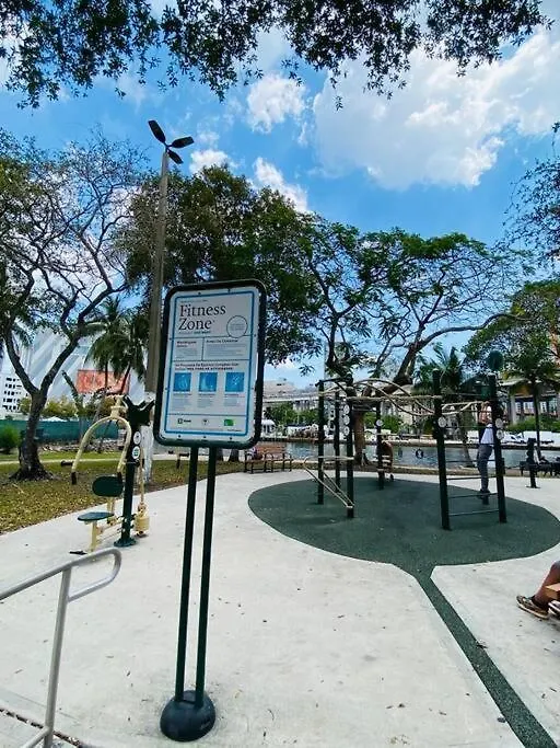 Cozy Near Brickell Διαμέρισμα *