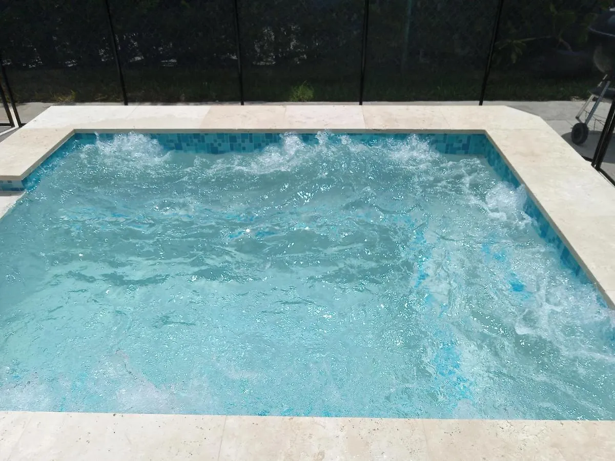 Design District 4 Bedroom Pool Holiday home Miami