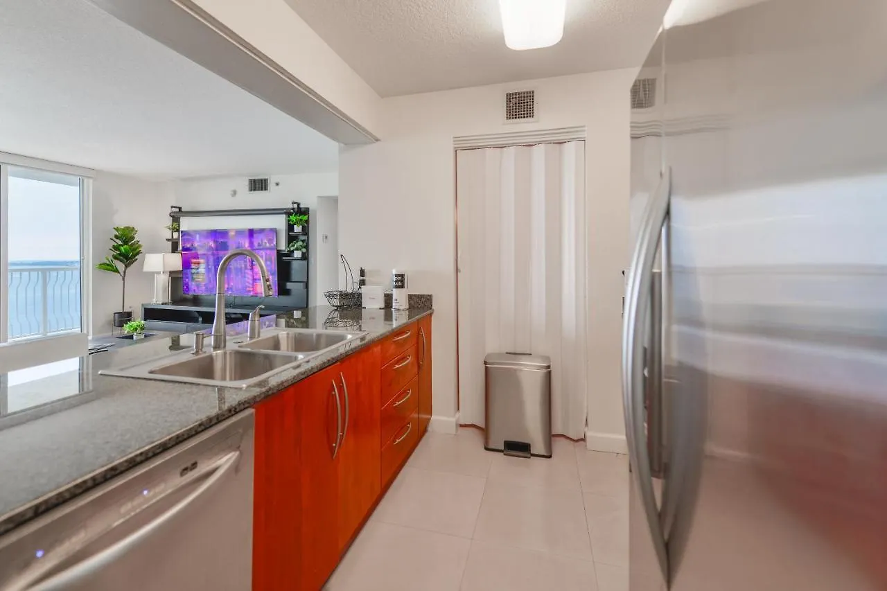 Spectacular 3 Bd Direct Ocean Balcony View Daire Miami