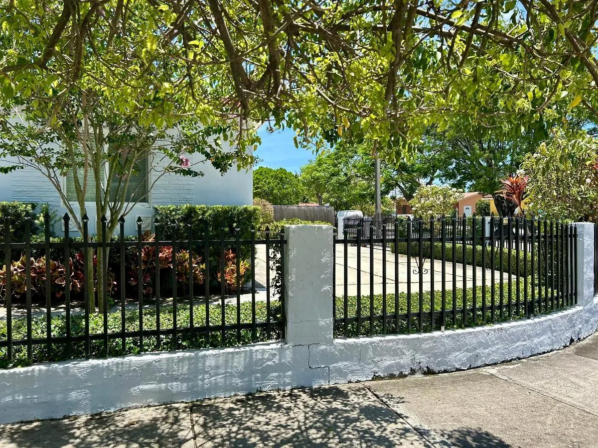 Main House 3 Bed 2 Bath & 1 Bed 1 Bath Holiday home *