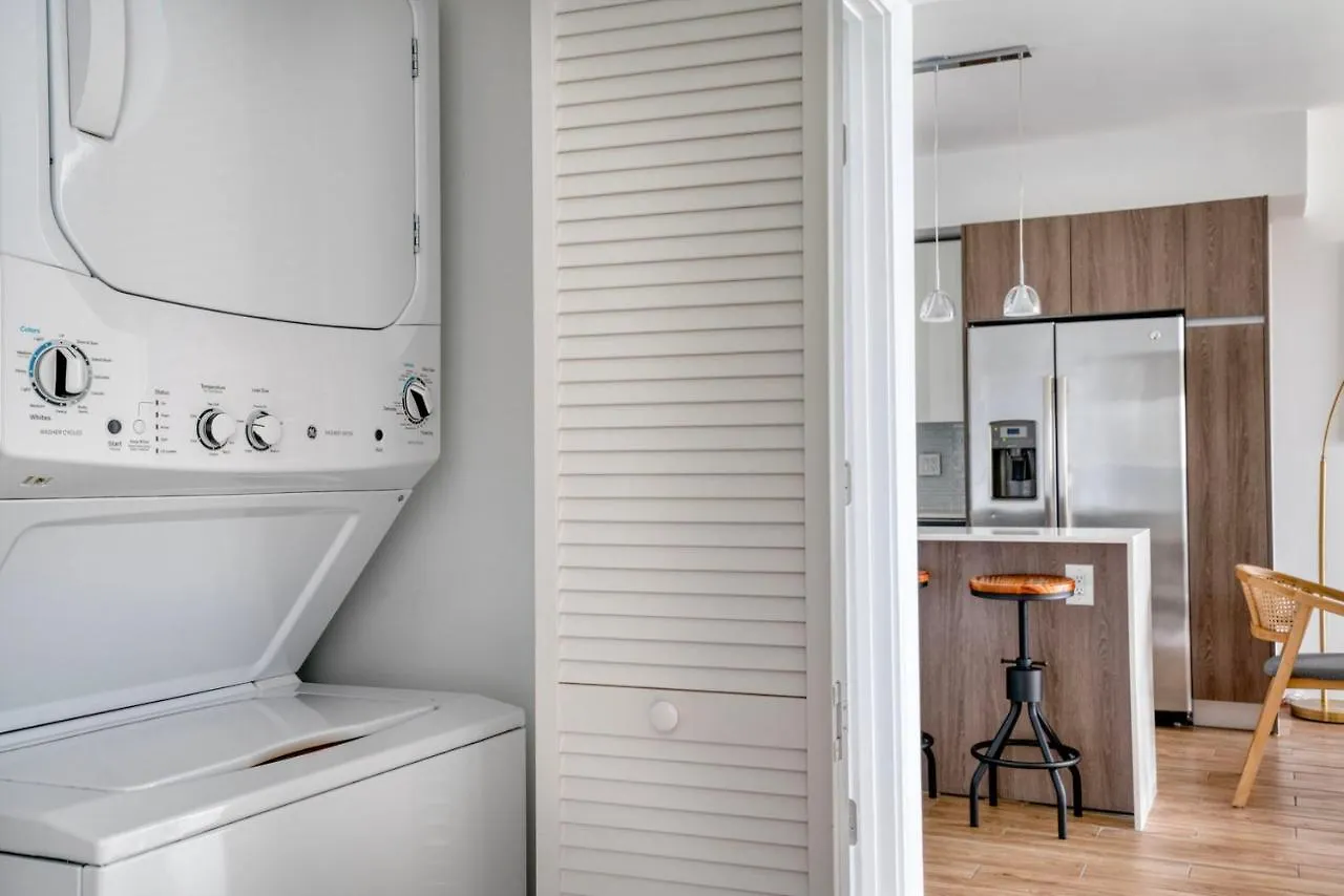 Coral Gables 2br W Pool Gym Nr Miracle Mile Mia-76 *