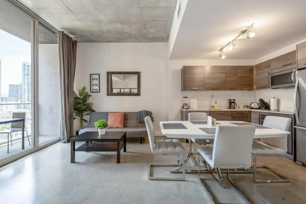 Cozy Downtown Pad- Luxe Rooftop Pool Gym And 公寓