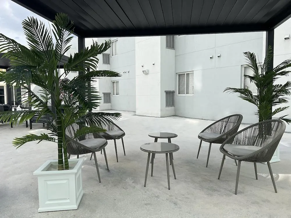 Nuvo - Miami / Doral 4*