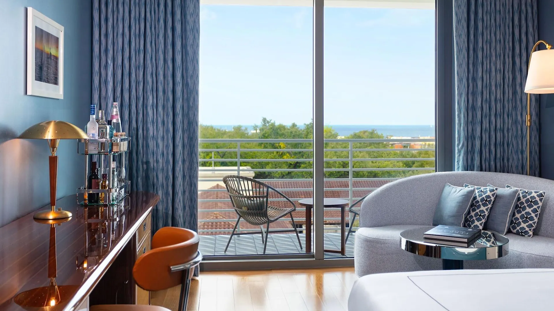Mr. C - Coconut Grove Hotel
