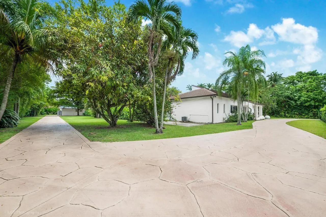Luxe Retreat With Private & Pool Paradise L53