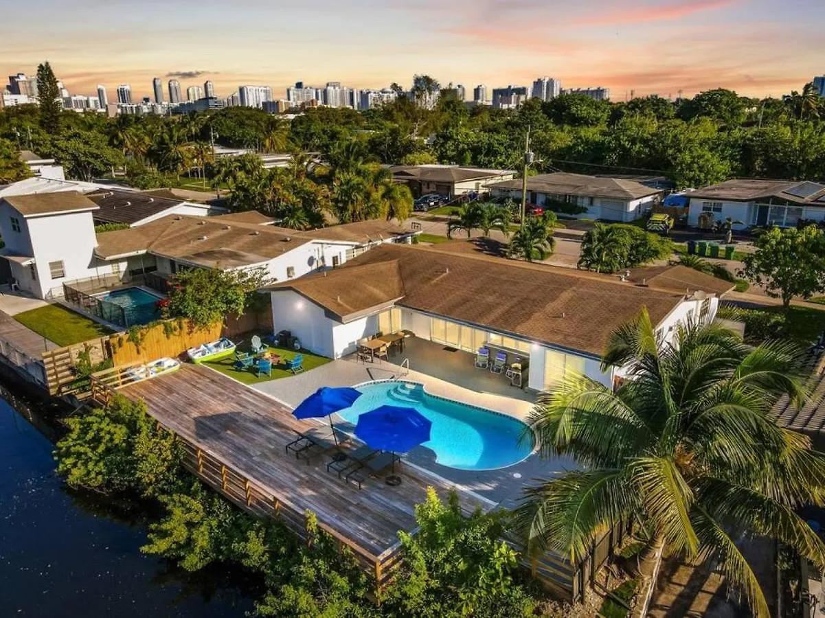 Waterfront Heated Pool מיאמי