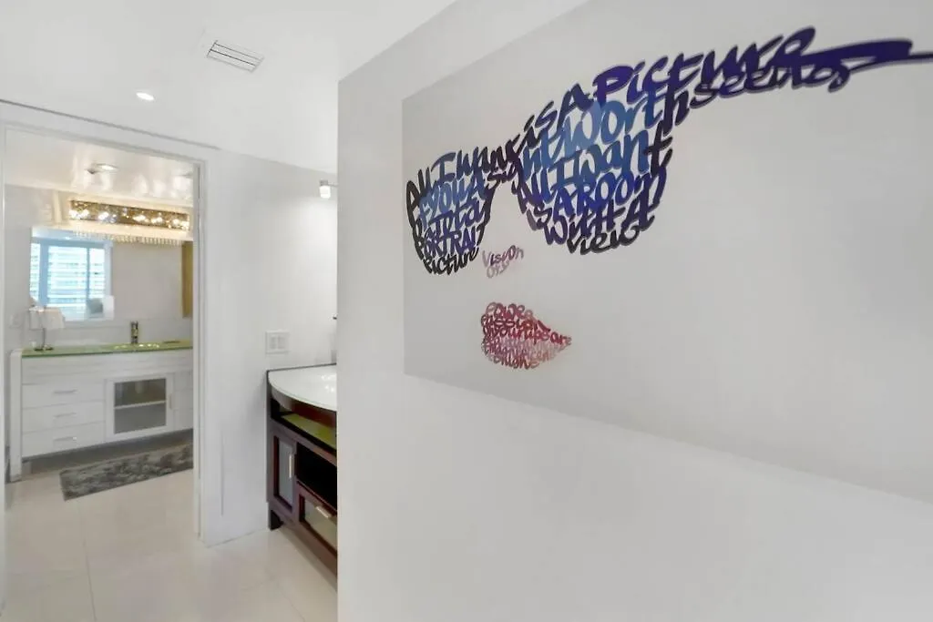 Apartment Obsession! Water & Park Views *