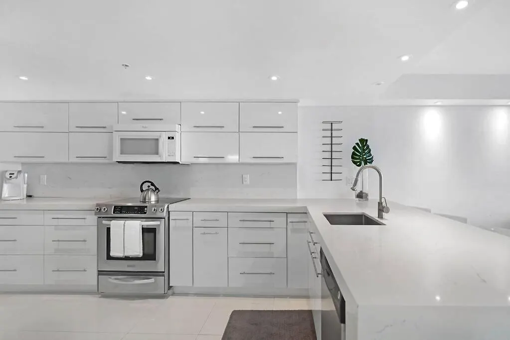 Obsession! Water & Park Views Apartment Miami