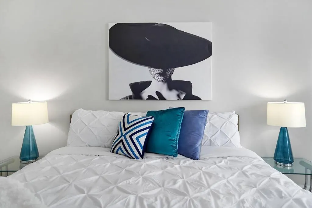 Life Is Gucci! Gorgeous Water Views Condo! شقة ميامي