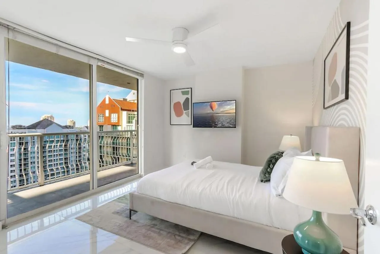 Brickell Bay View Oasis With Pool Hot Tub And Gym Casa de Férias Miami