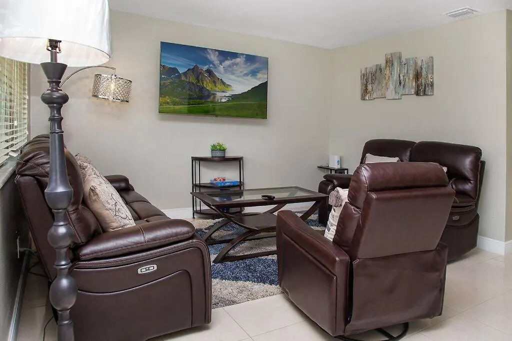 Apartmán 3br Cozy W/ Spacious Yard