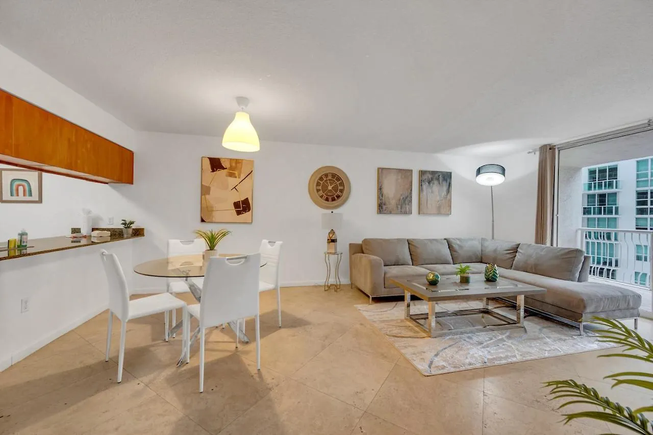 דירה Gorgeous 1br Brickell-freeparking מיאמי