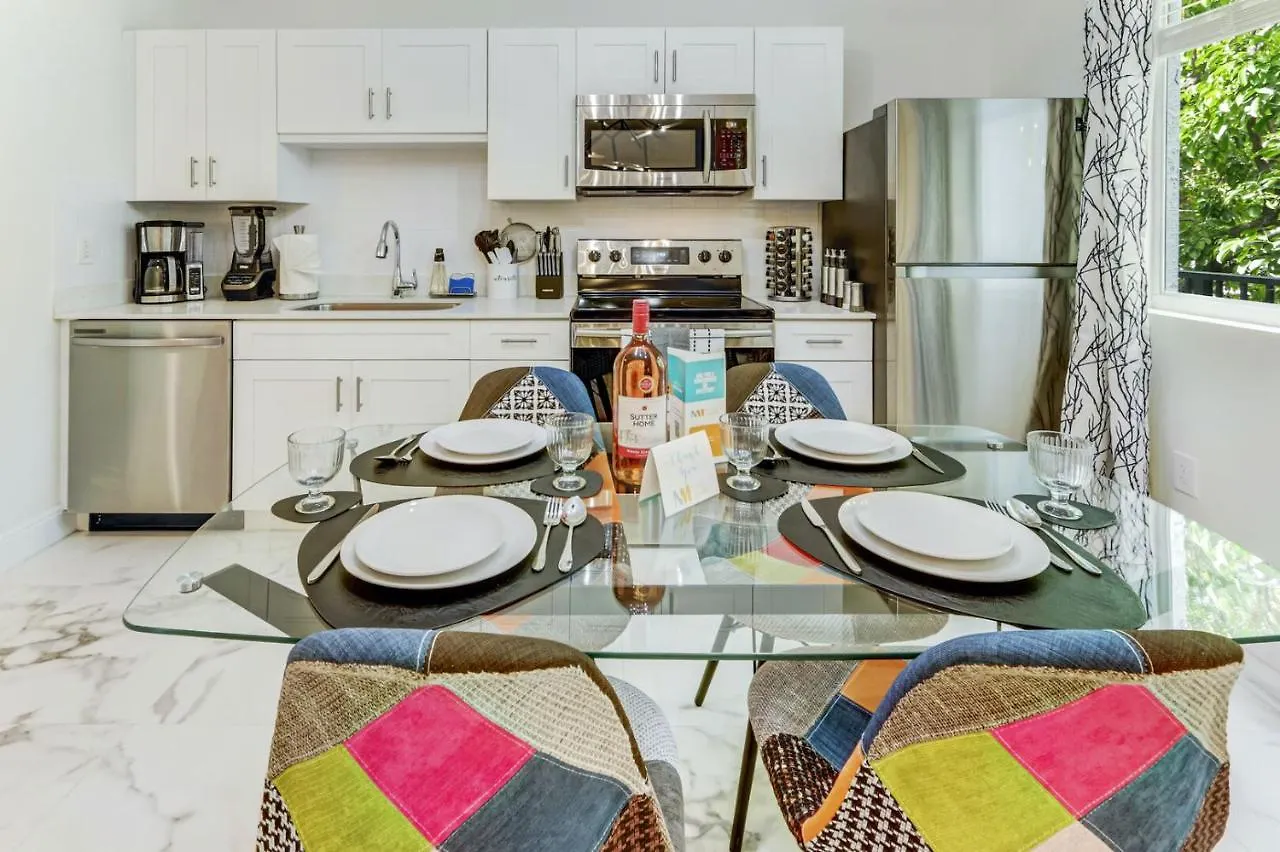 Wynwood Jumbo - Sleeps 16 & Free Parking *