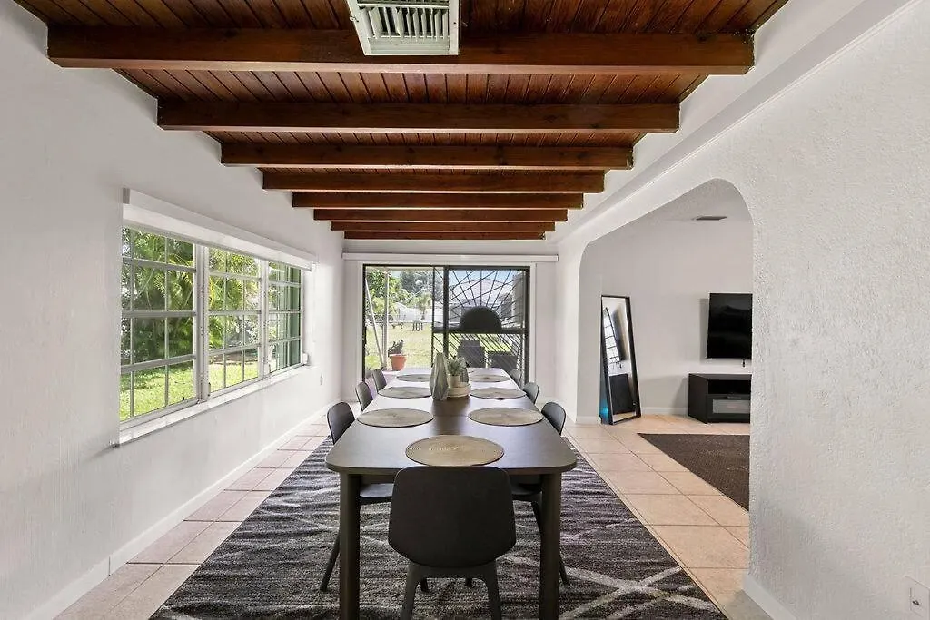 3br Oasis Near Coral Gable 펜션 *