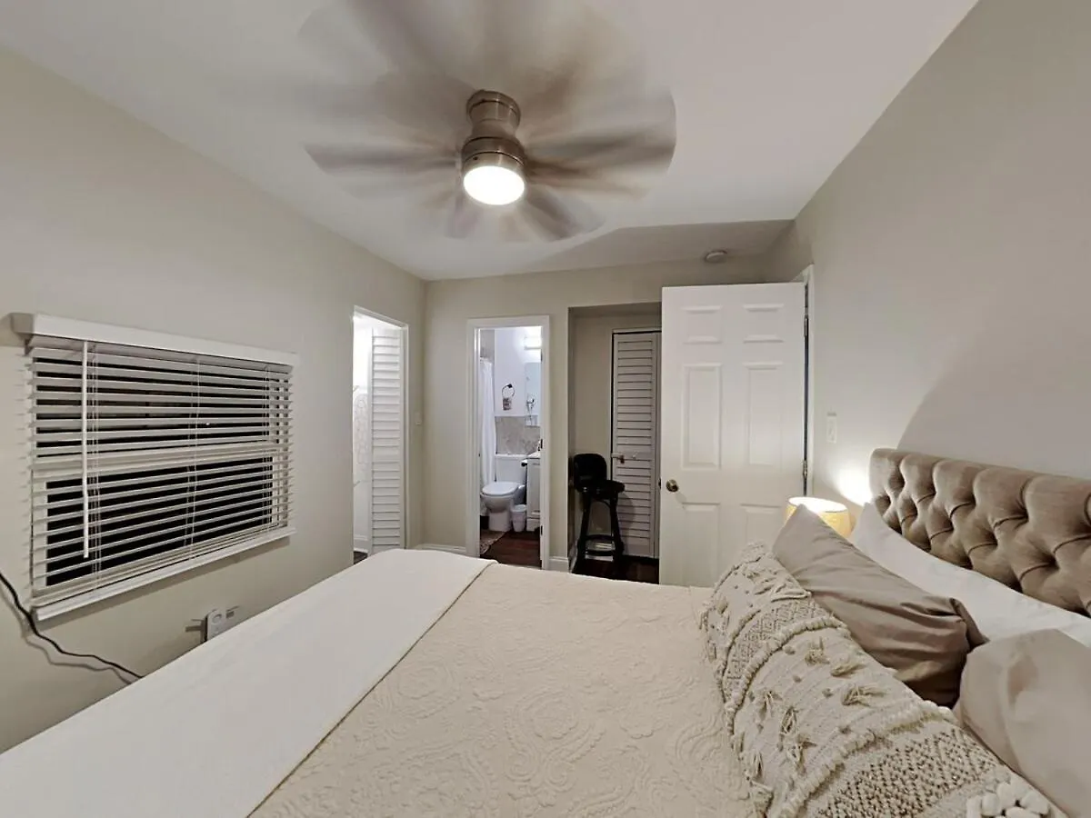 Townhouse With Patio, Gazebo, Free Parking, Centrally Located * Μαϊάμι