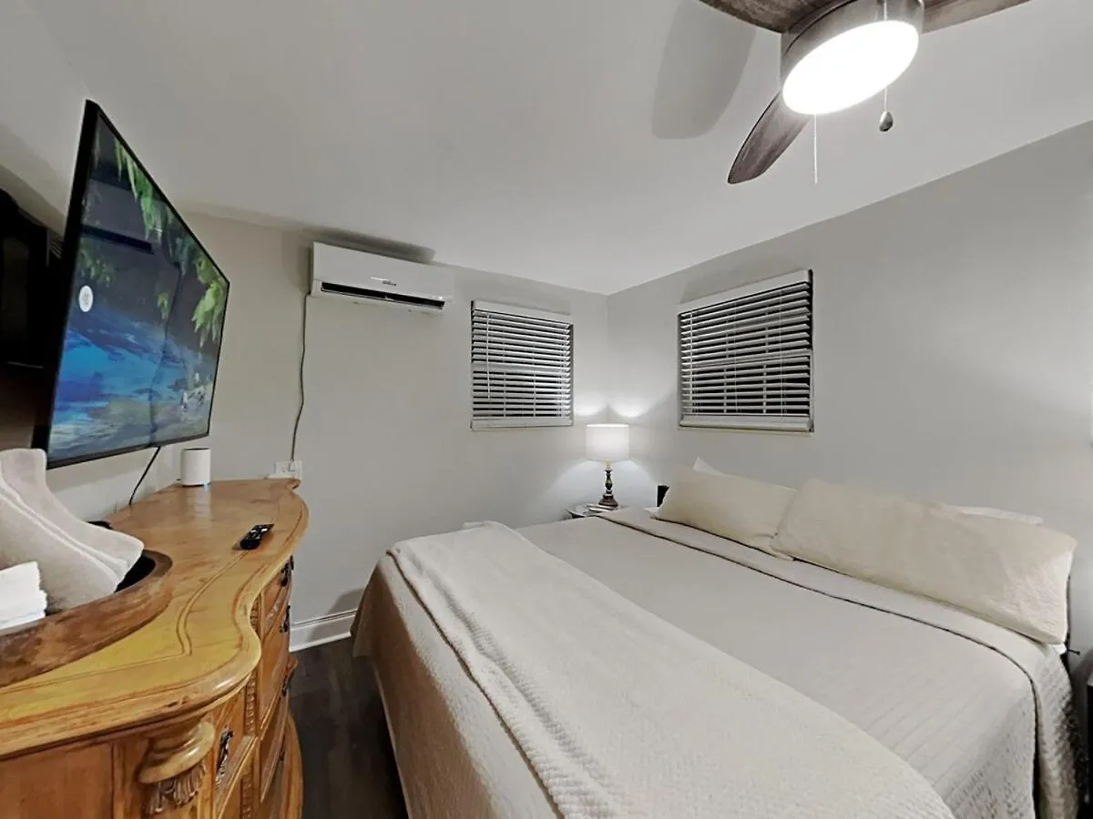 Townhouse With Patio, Gazebo, Free Parking, Centrally Located Σπίτι διακοπών Μαϊάμι