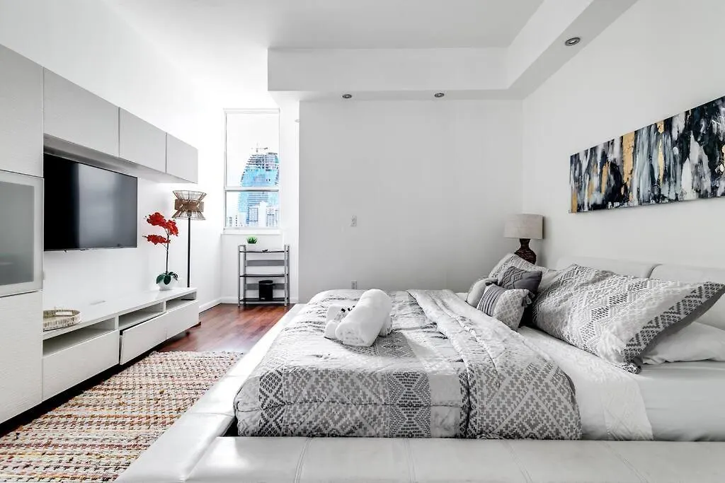 Stylish 2br In Downtown View 3208