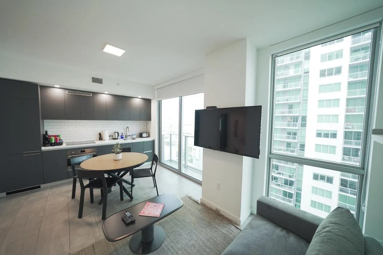 Modern Private Downtown - Gym, Pool, Bayview 公寓