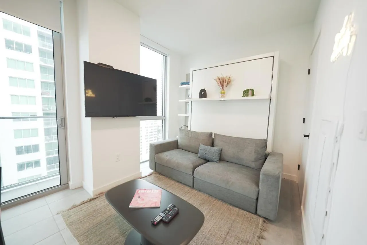 Modern Private Downtown - Gym, Pool, Bayview * 迈阿密
