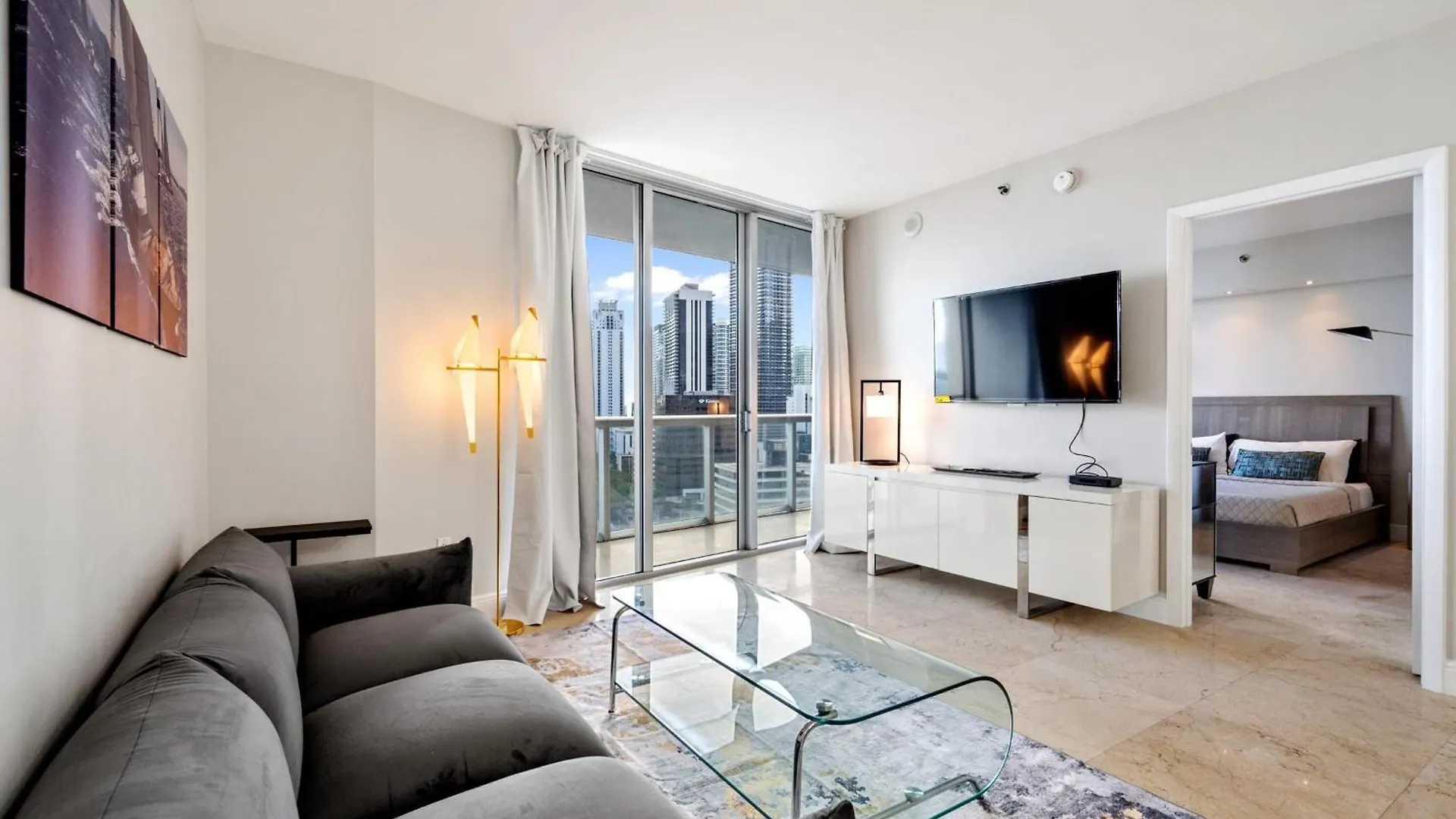 Holiday home Luxury 2 Bd Free Pool + Gym + Miami