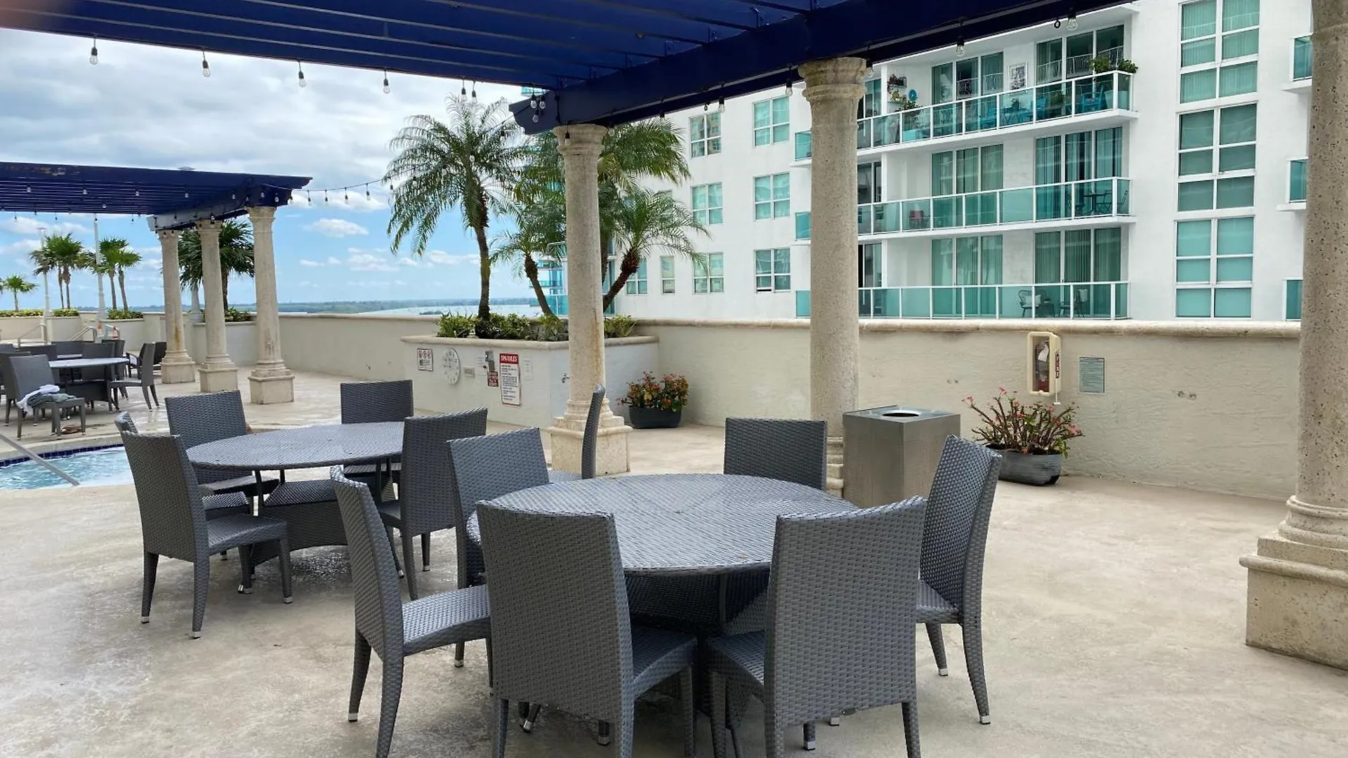 Bay Front Highrise Oasis In Brickell