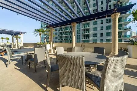 Dom wakacyjny New Contempo - Bay Views & All Amenities