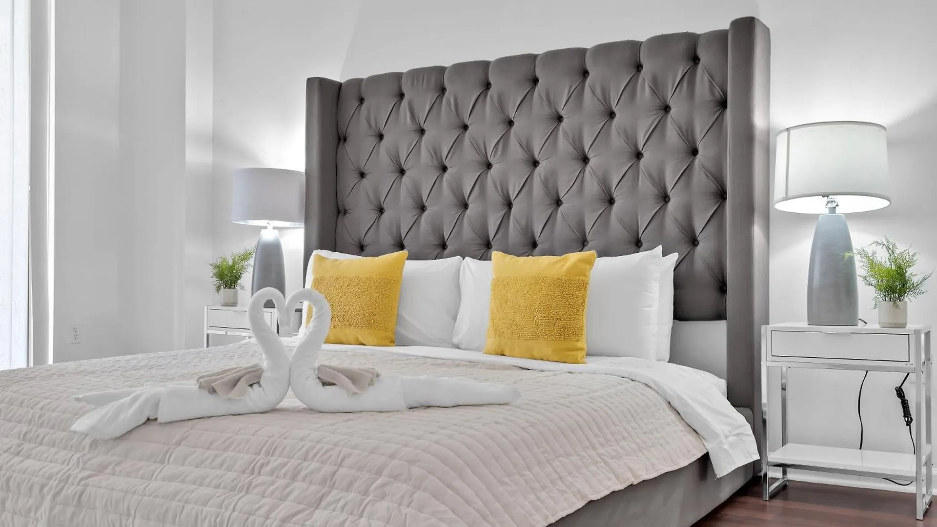 Amazing 1 Bed In Brickell Key With Free Pkg 公寓 *