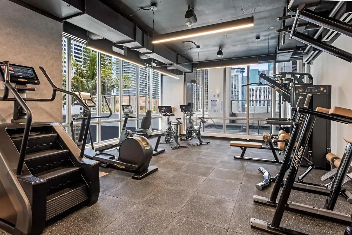 Explore Miami's Heat - Huge 1 Bed Pool & Gym Miami