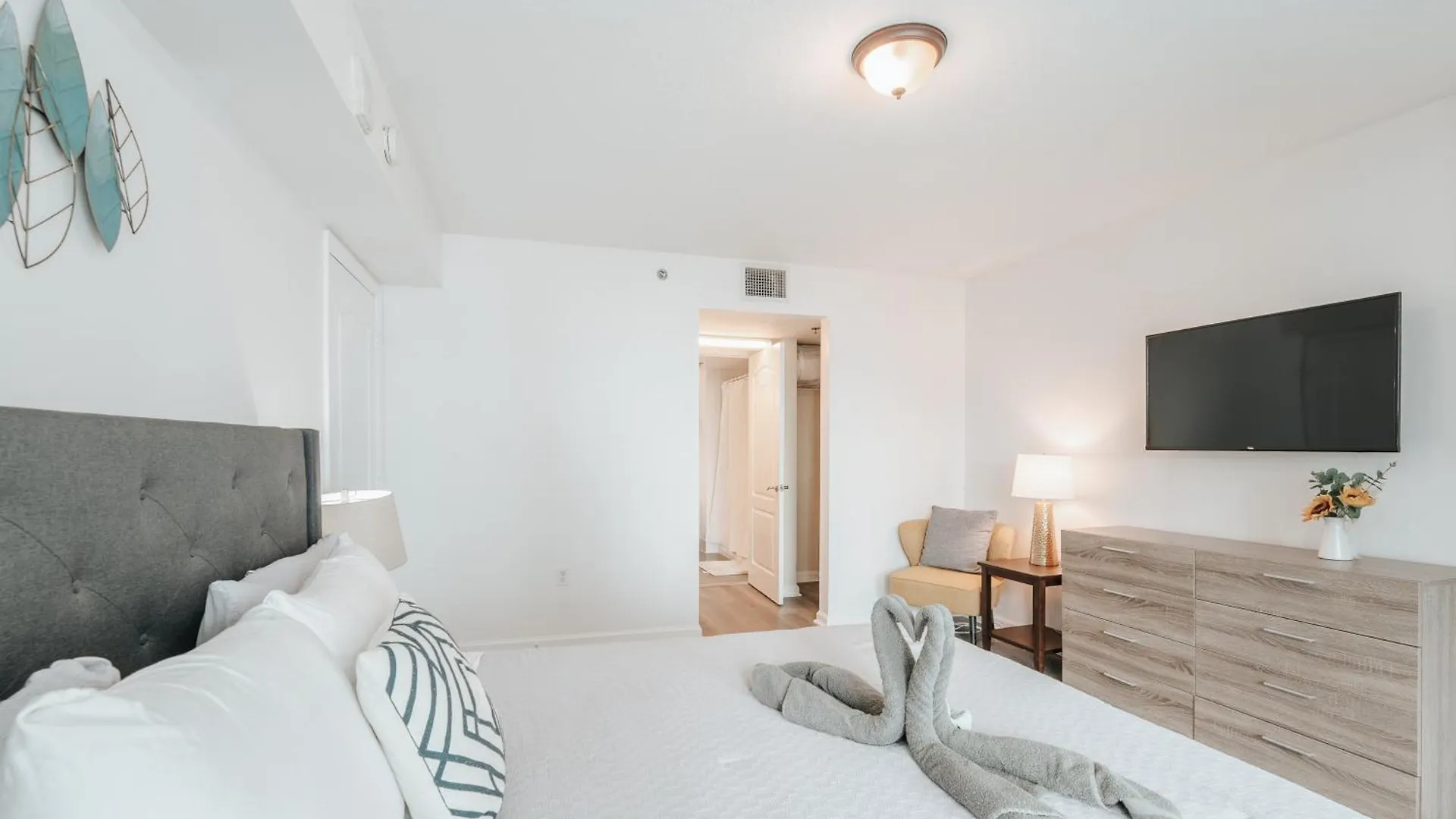 Apartment Bay Front Highrise Oasis In Brickell Miami