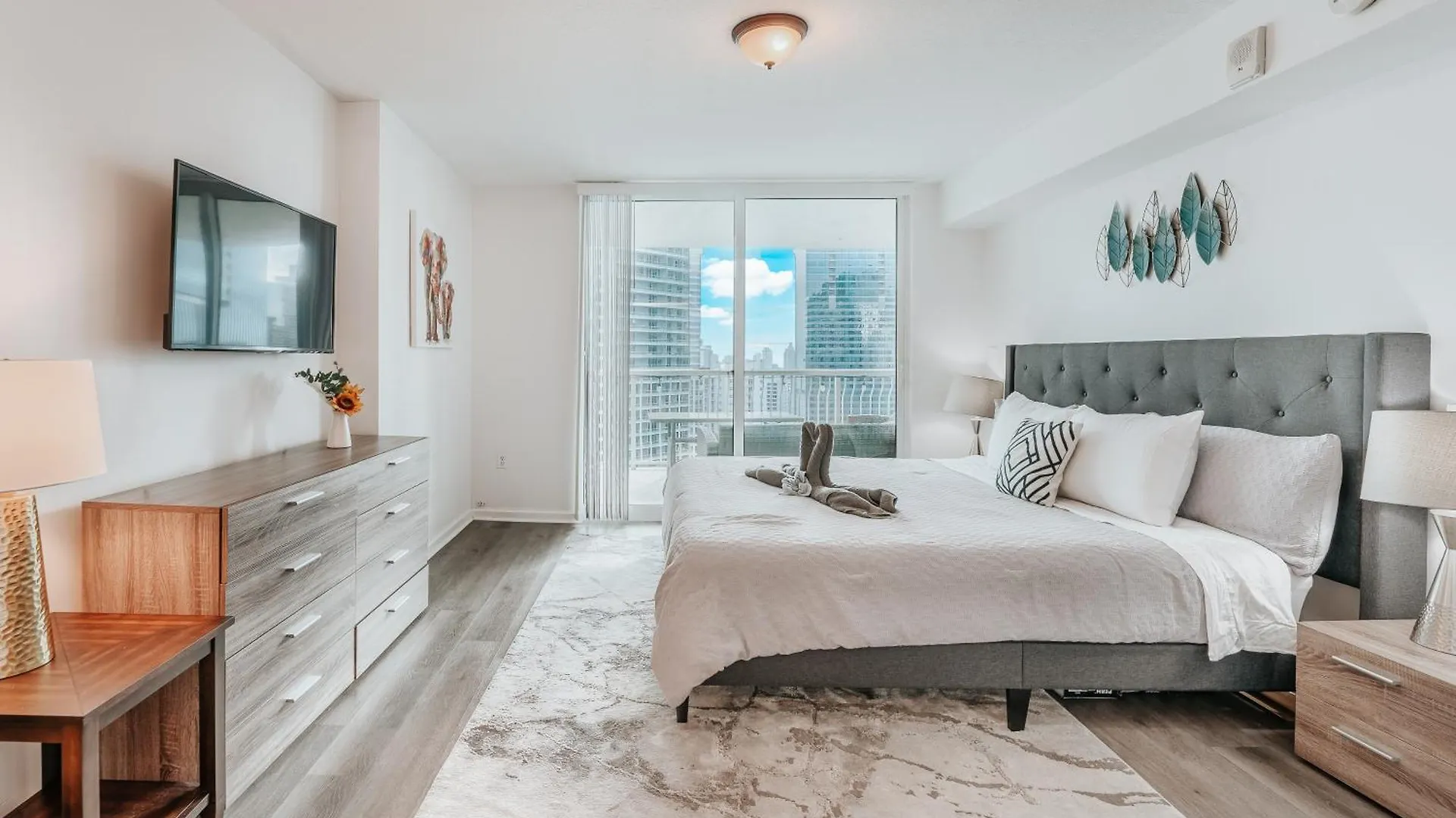 Apartment Bay Front Highrise Oasis In Brickell Miami