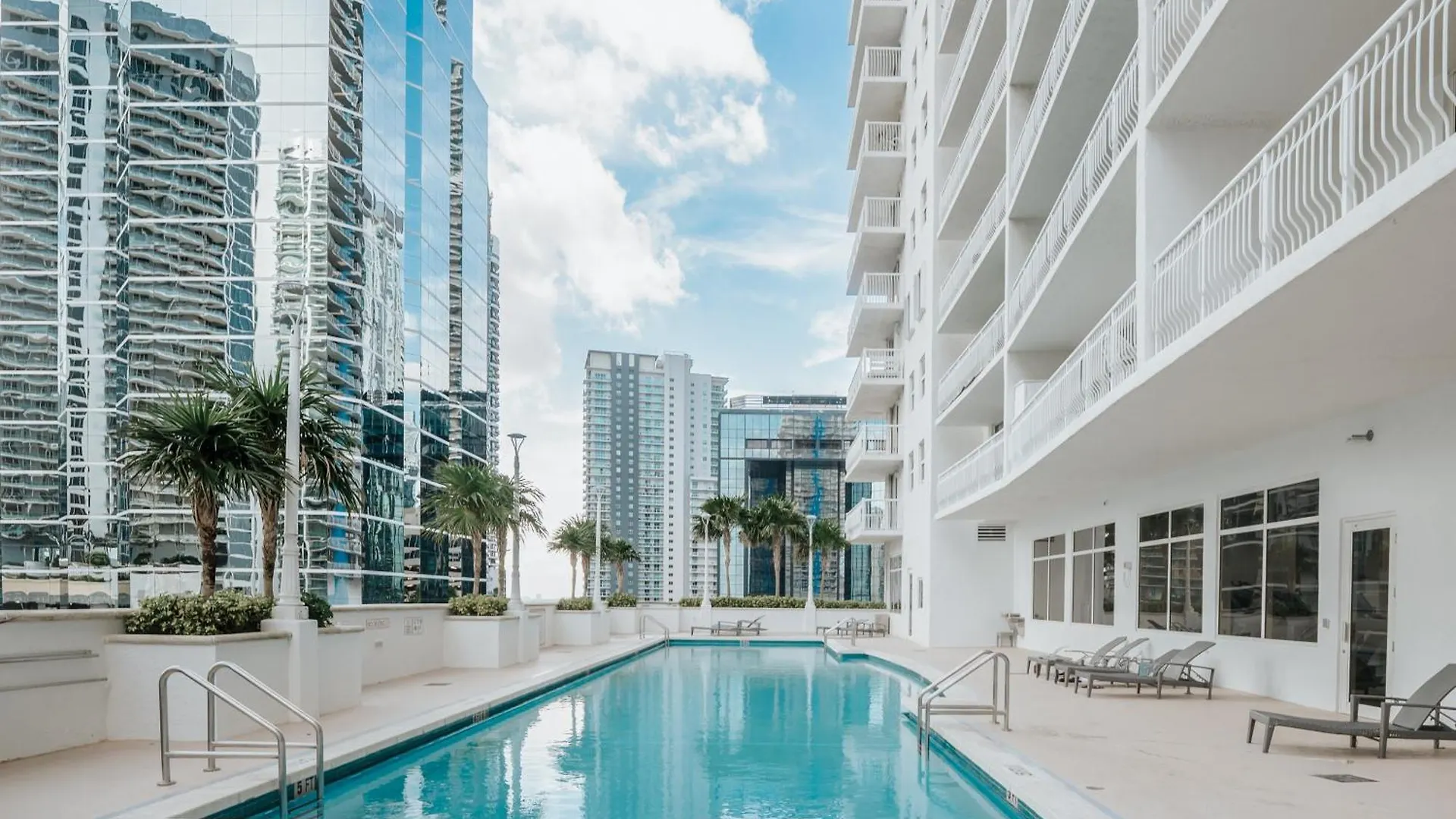 Bay Front Highrise Oasis In Brickell Apartment