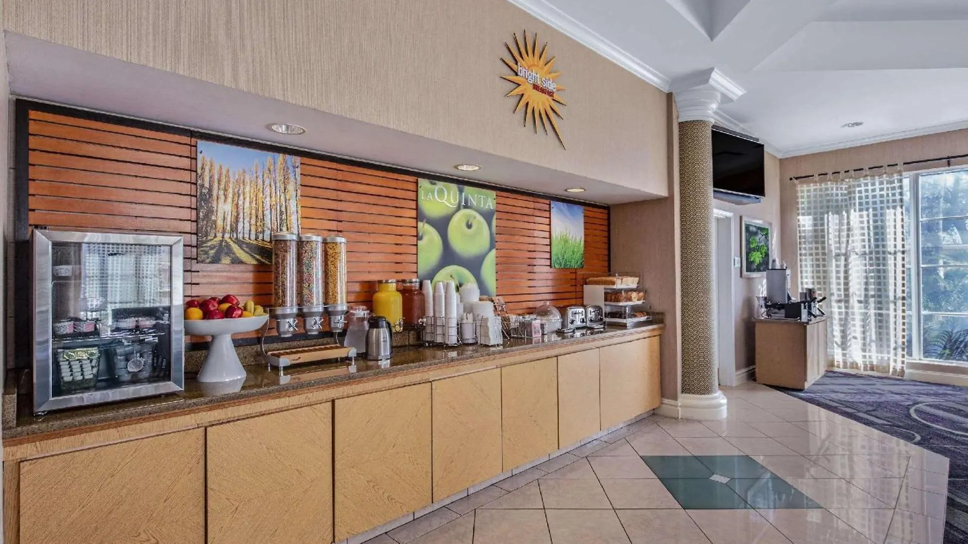 Hotel La Quinta By Wyndham Miami Airport West