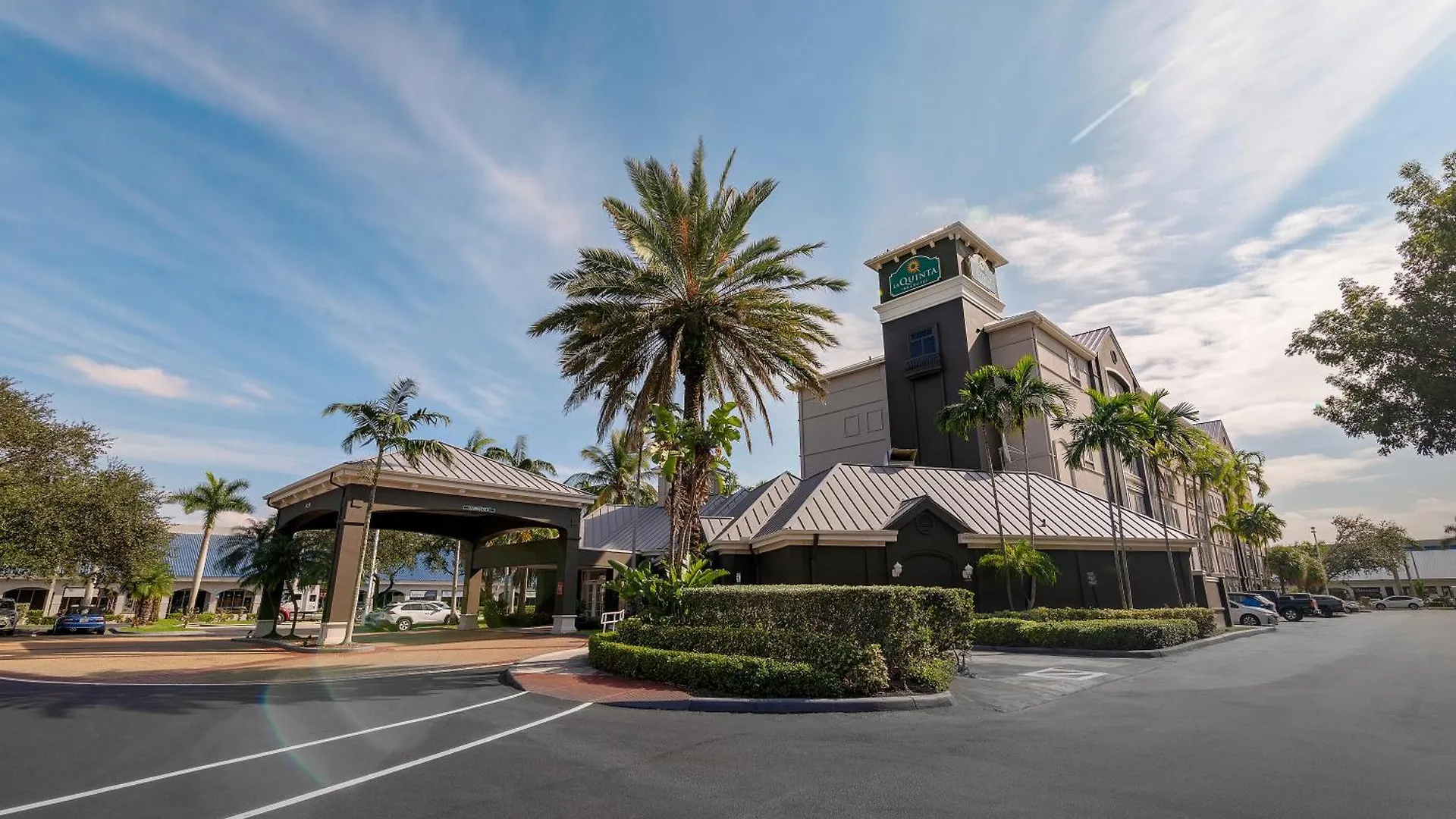 Hotel La Quinta By Wyndham Miami Airport West