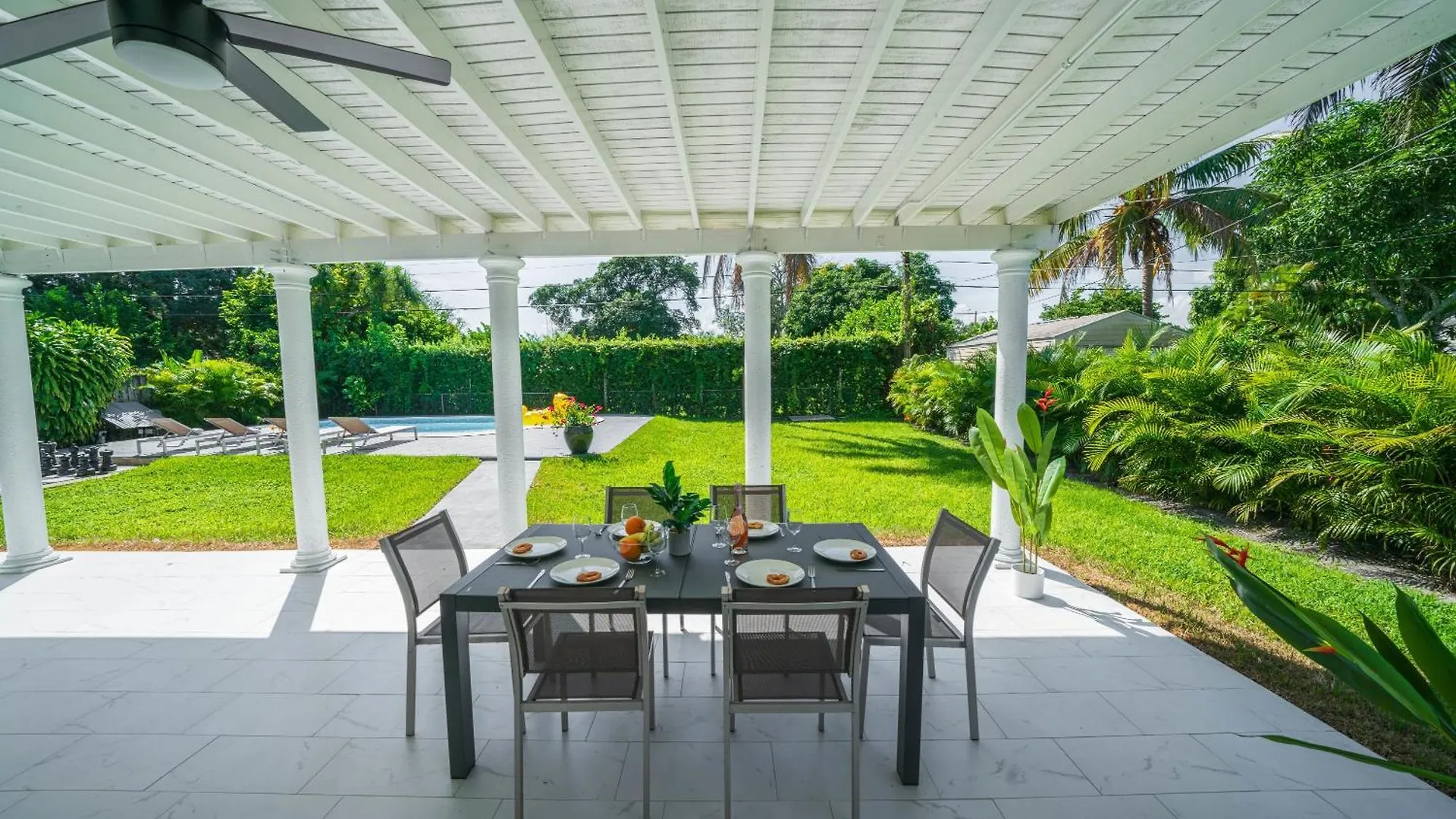 Villa New Tropical Oasis Retreat In Miami
