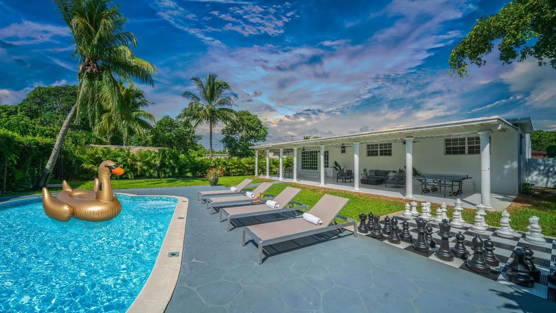 Villa New Tropical Oasis Retreat In