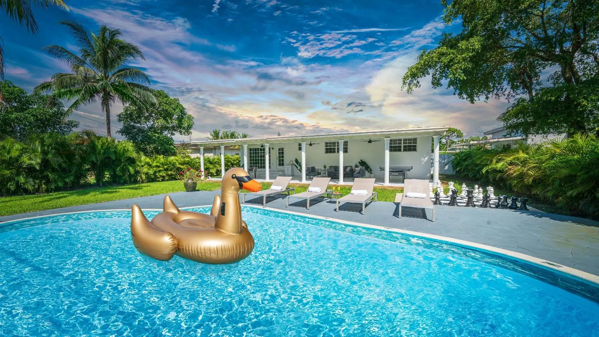 New Tropical Oasis Retreat In *