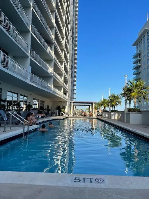 Apartment Rooftop Pool With Water View Miami