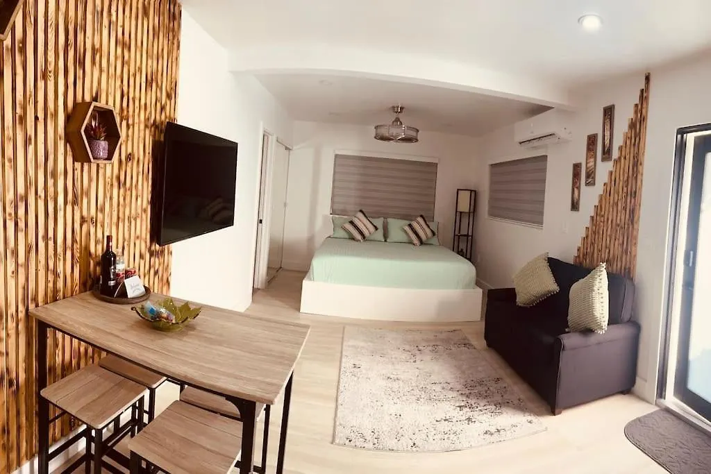 Apartment Cozy Apartment, With Separate Entrance Miami