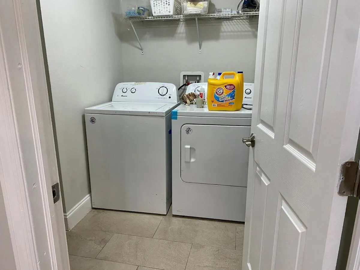 Σπίτι διακοπών Townhouse With Patio, Gazebo, Free Parking, Centrally Located