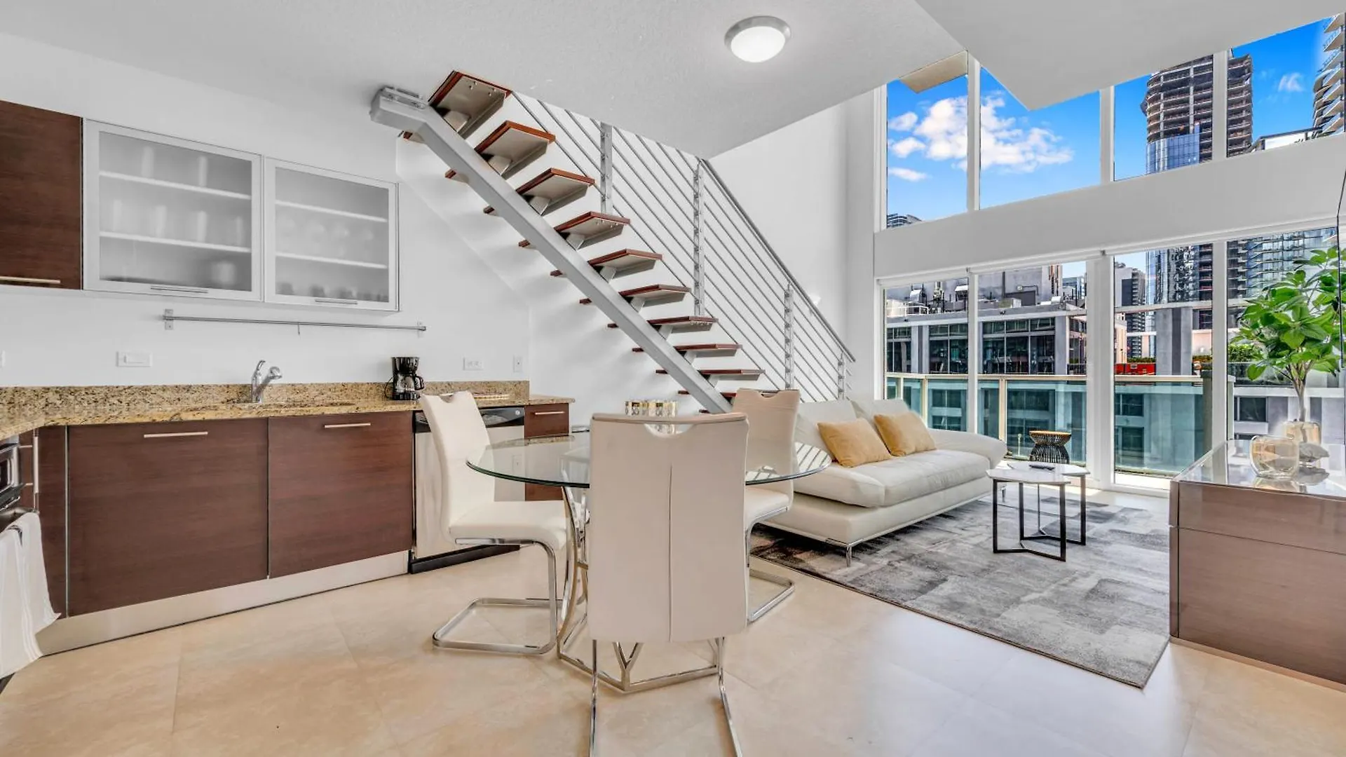 Amazing Loft Style 1 Bed With Water And City Views Miami