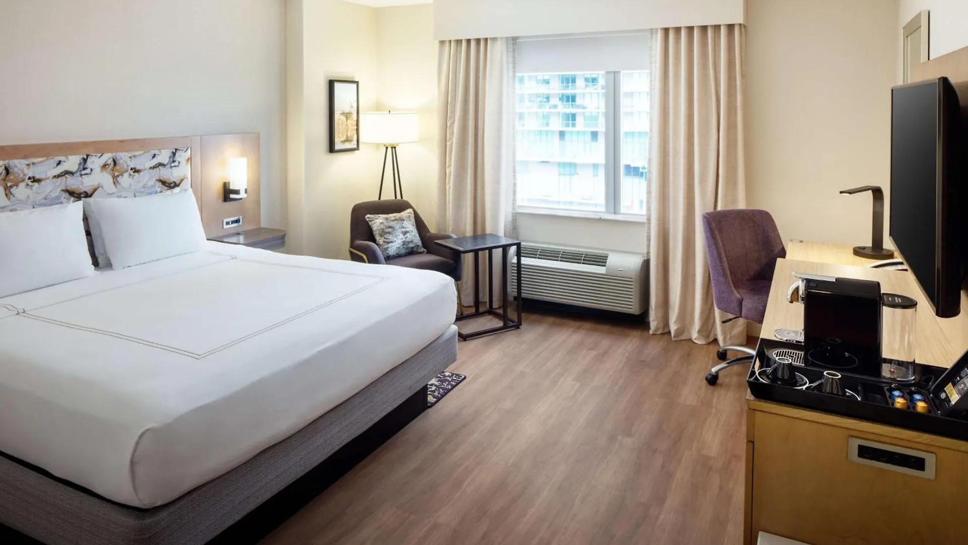 Hotel Hampton & By Hilton Downtown/brickell 3*