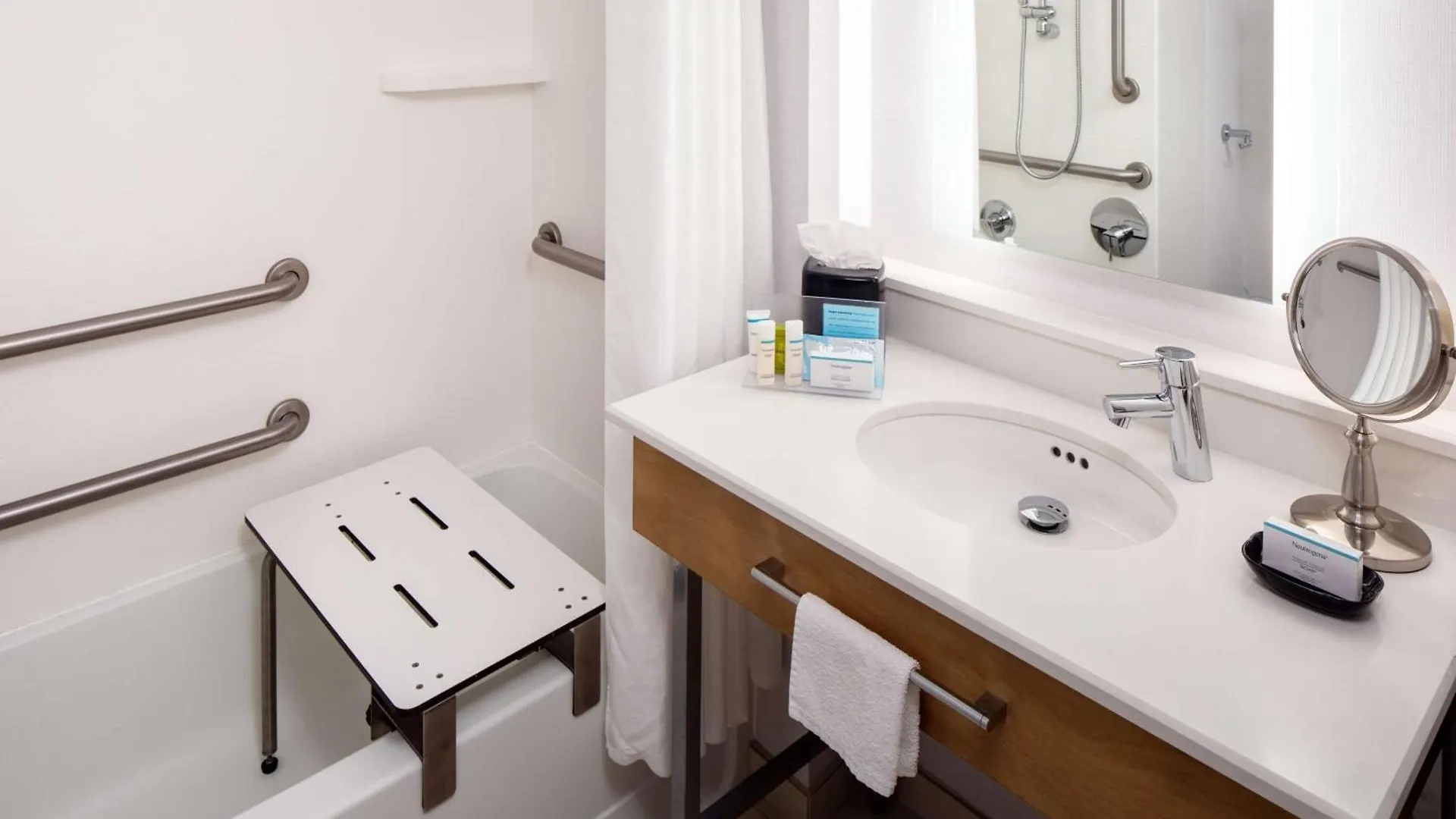 Hotel Hampton & By Hilton Downtown/brickell