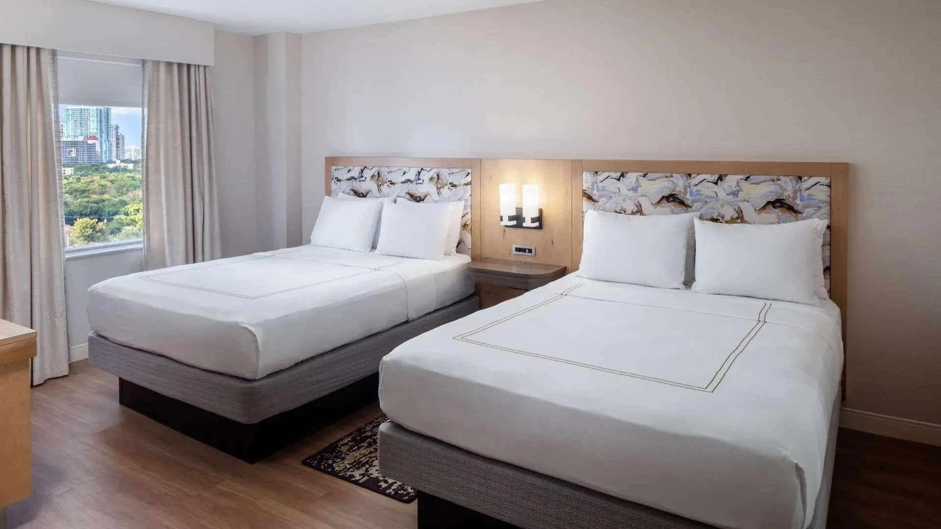 Hampton & By Hilton Downtown/brickell
