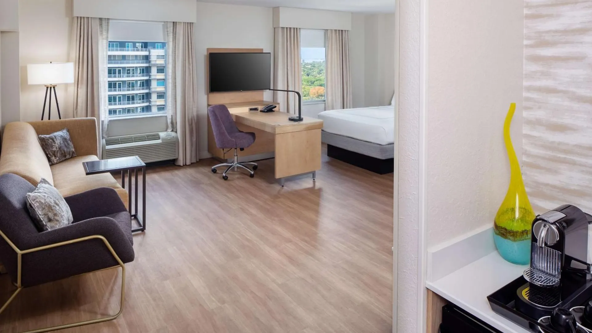 Hampton & By Hilton Downtown/brickell 3*