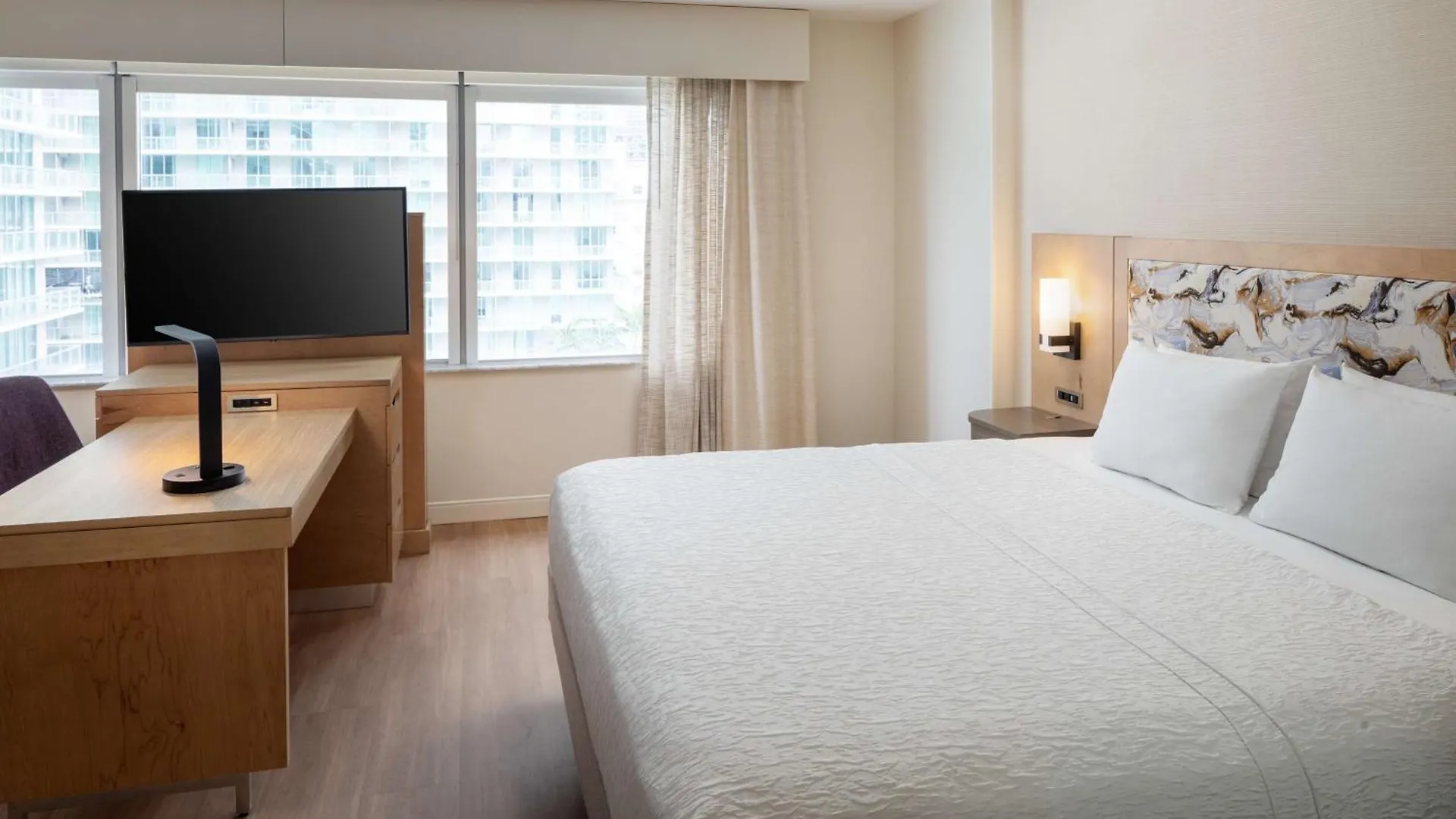 Hotel Hampton & By Hilton Downtown/brickell 3*