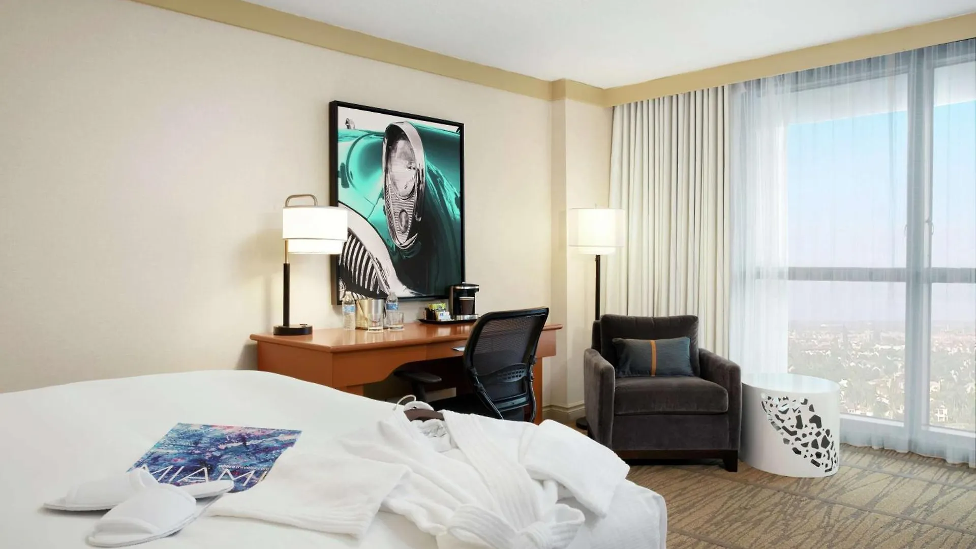 Doubletree By Hilton Airport & Convention Center