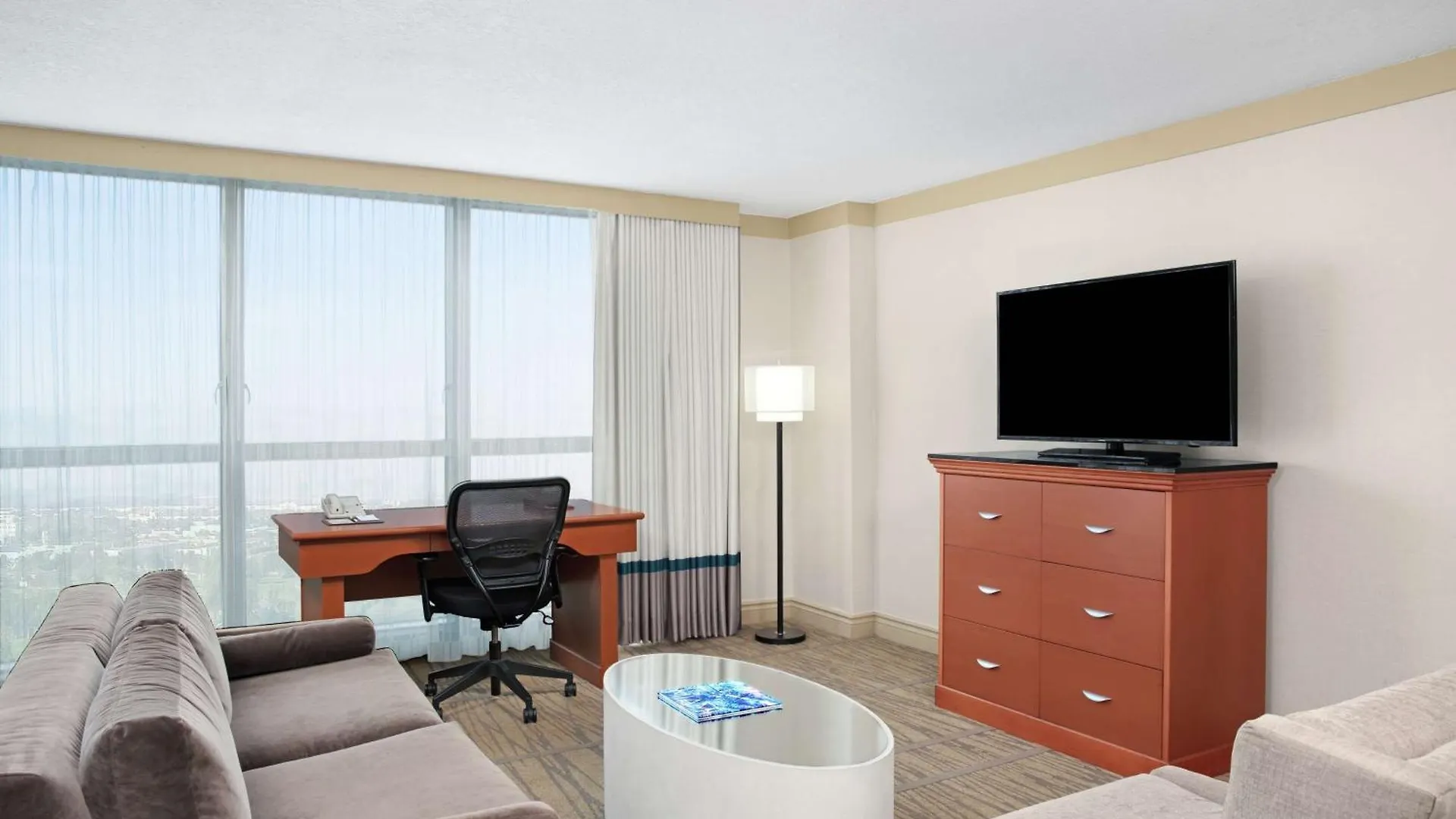 Doubletree By Hilton Airport & Convention Center Miami