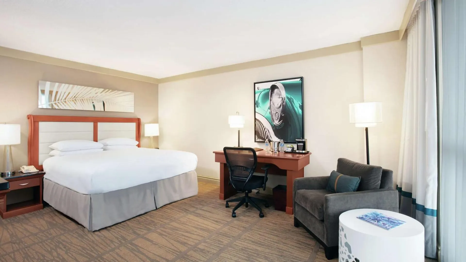 Doubletree By Hilton Airport & Convention Center 4*